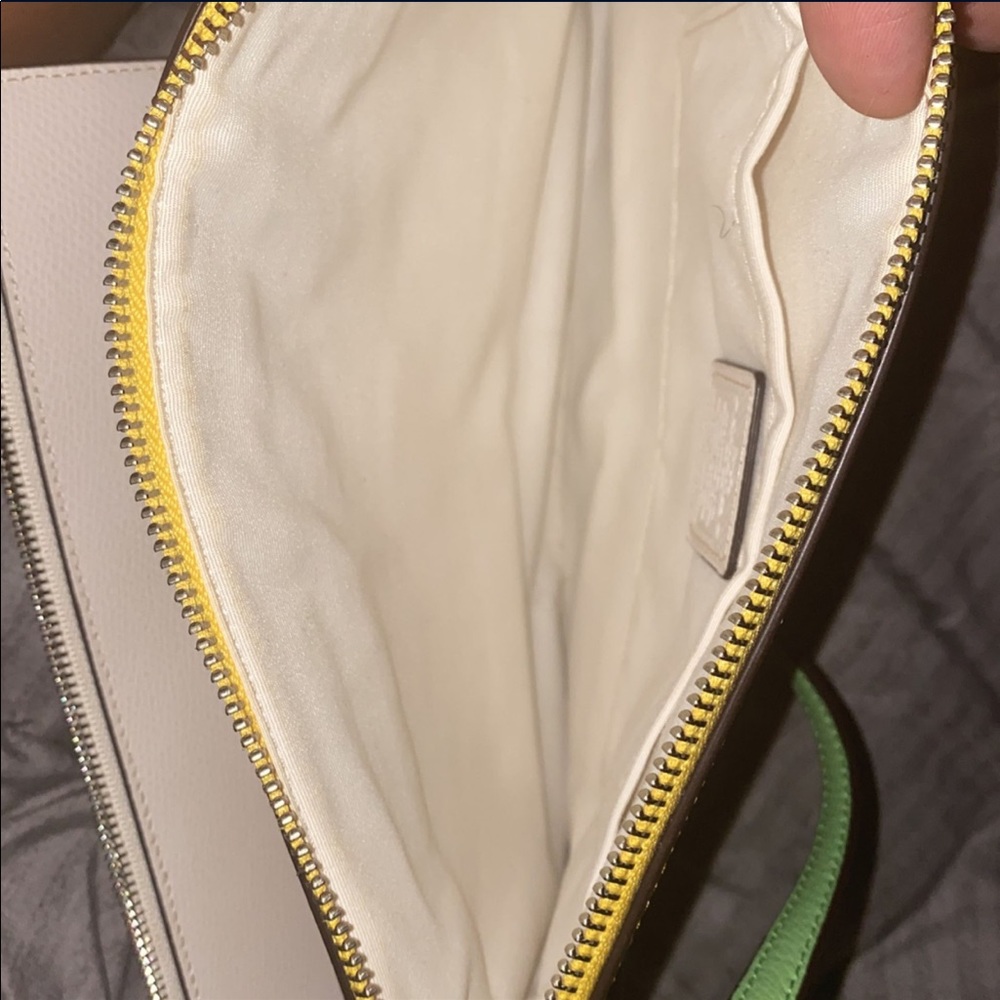 brand new coach purse - Picture 3 of 3